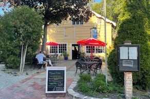Martines Riverhouse restaurant in New Hope PA